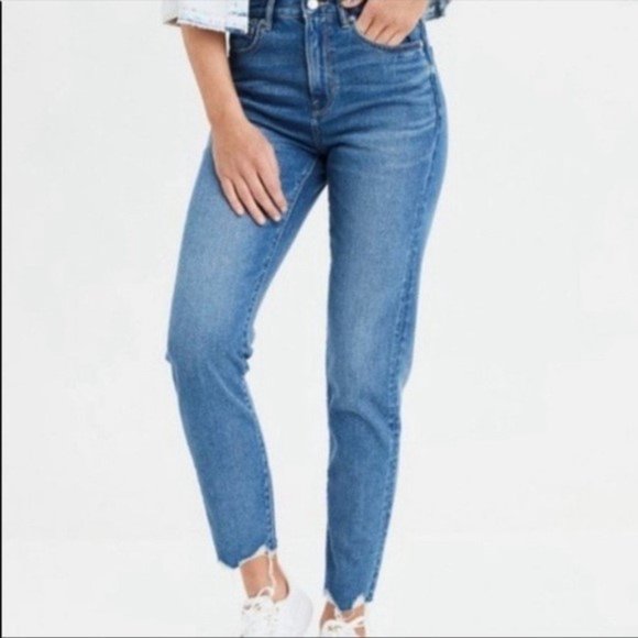 American Eagle Outfitters Denim - AMERICAN EAGLE High Rise Raw Hem Straight Leg Mom Jeans - Size 8